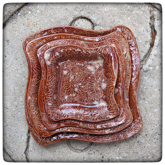 Sunflower swoopy square plate (8.5 inch)