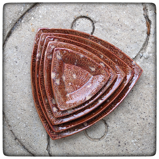 Sunflower triangle dish (7 inch)