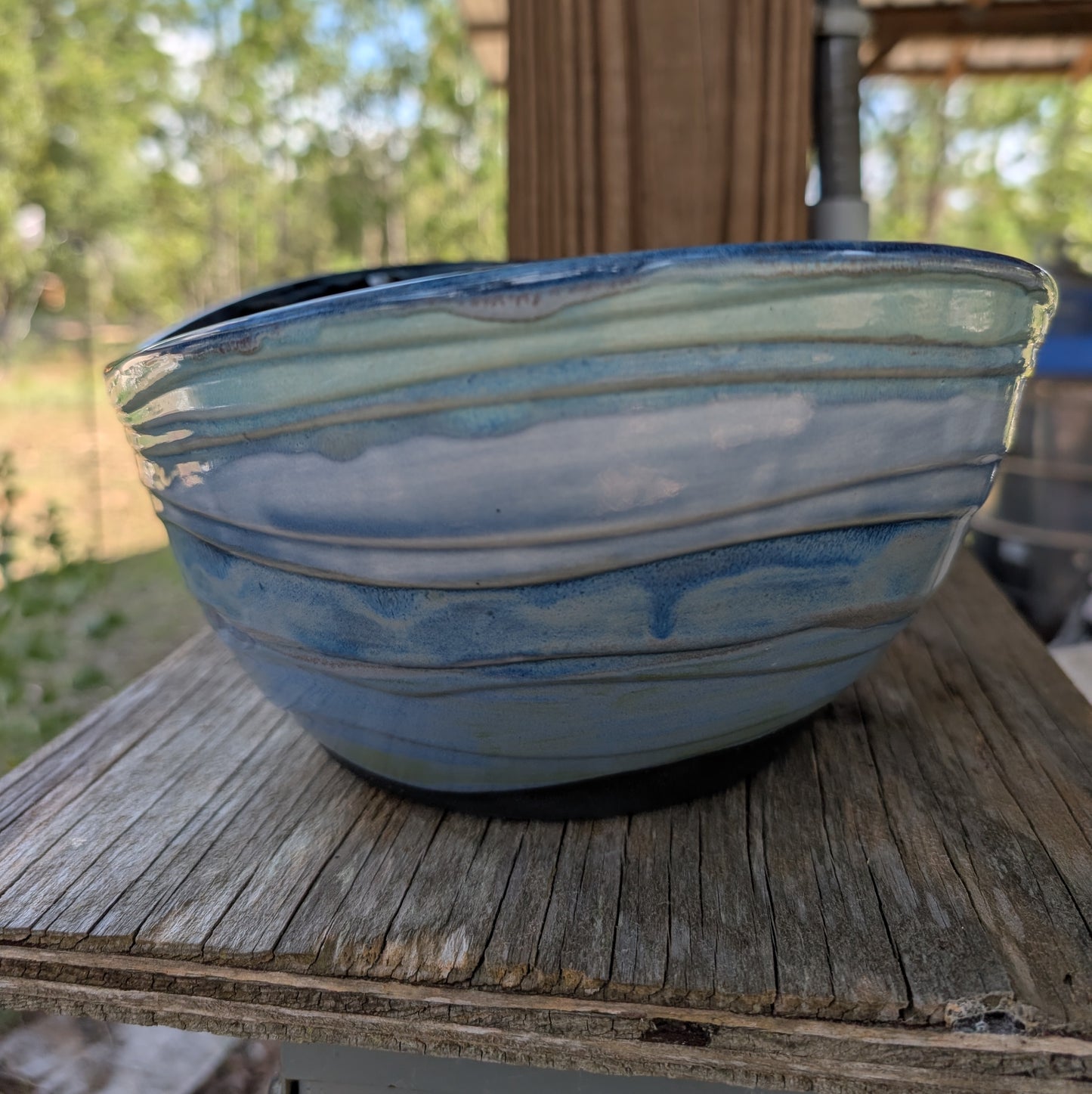 Large serving bowl