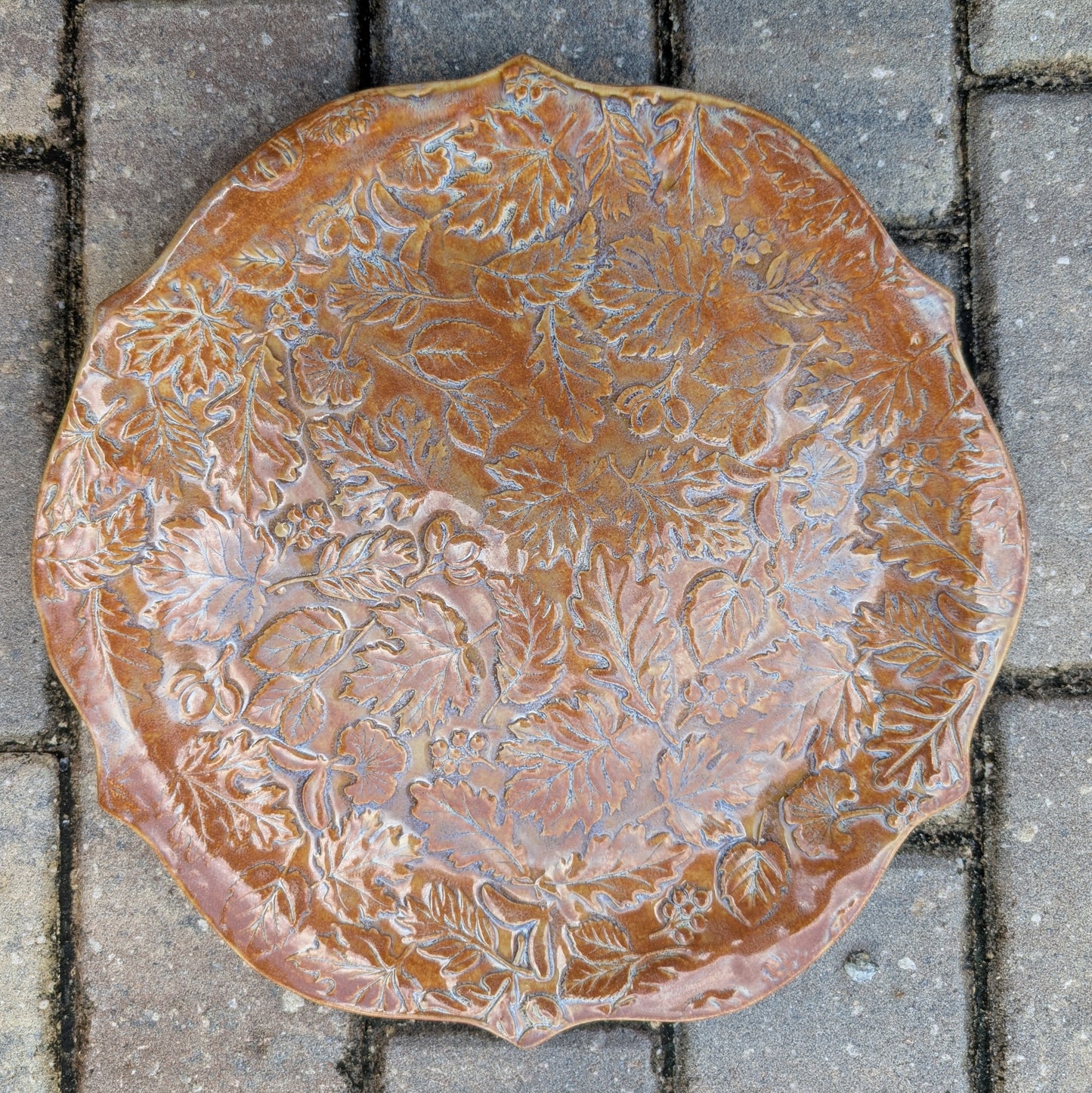 Falling Leaves tray (round)