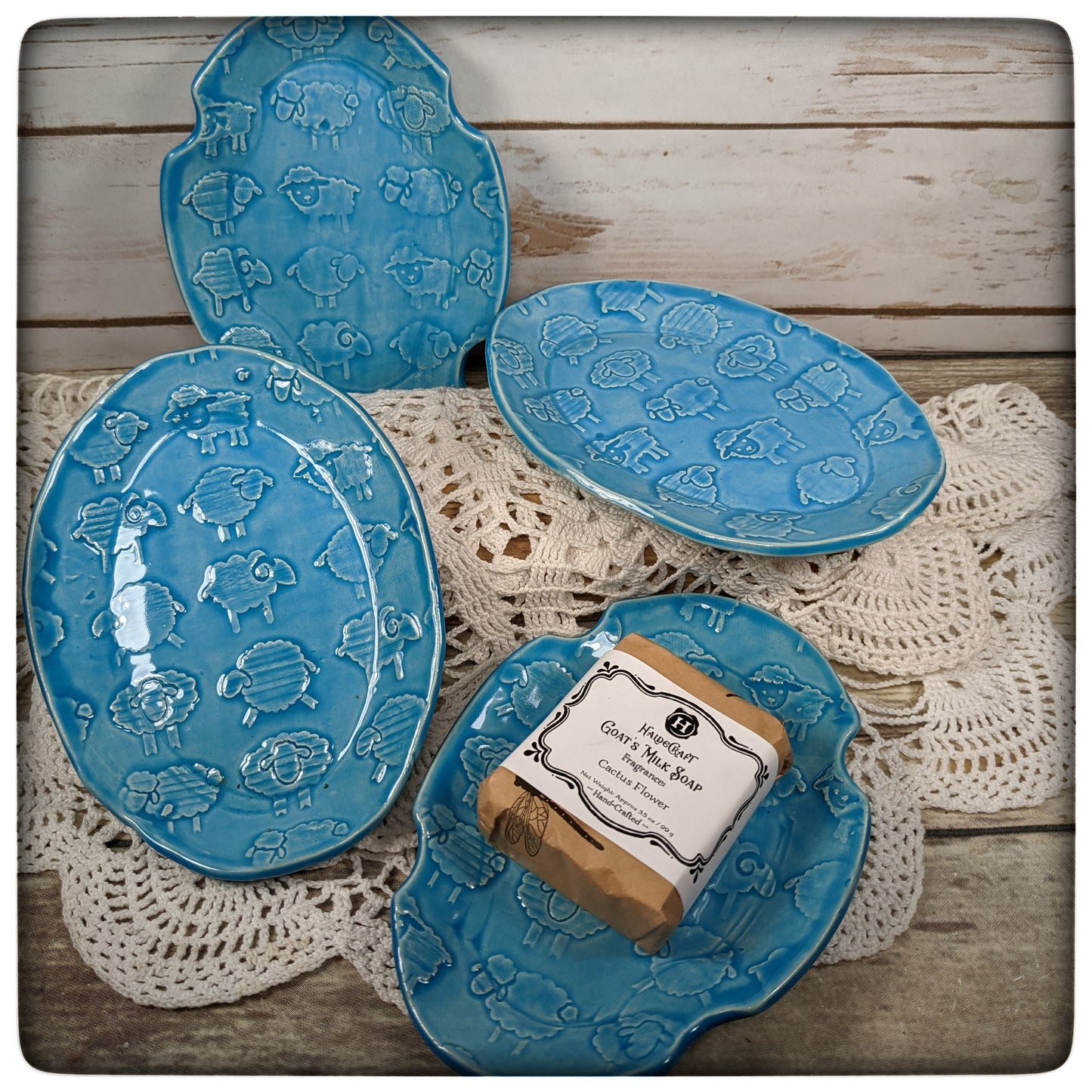 Sheep soap dish (oval scalloped)