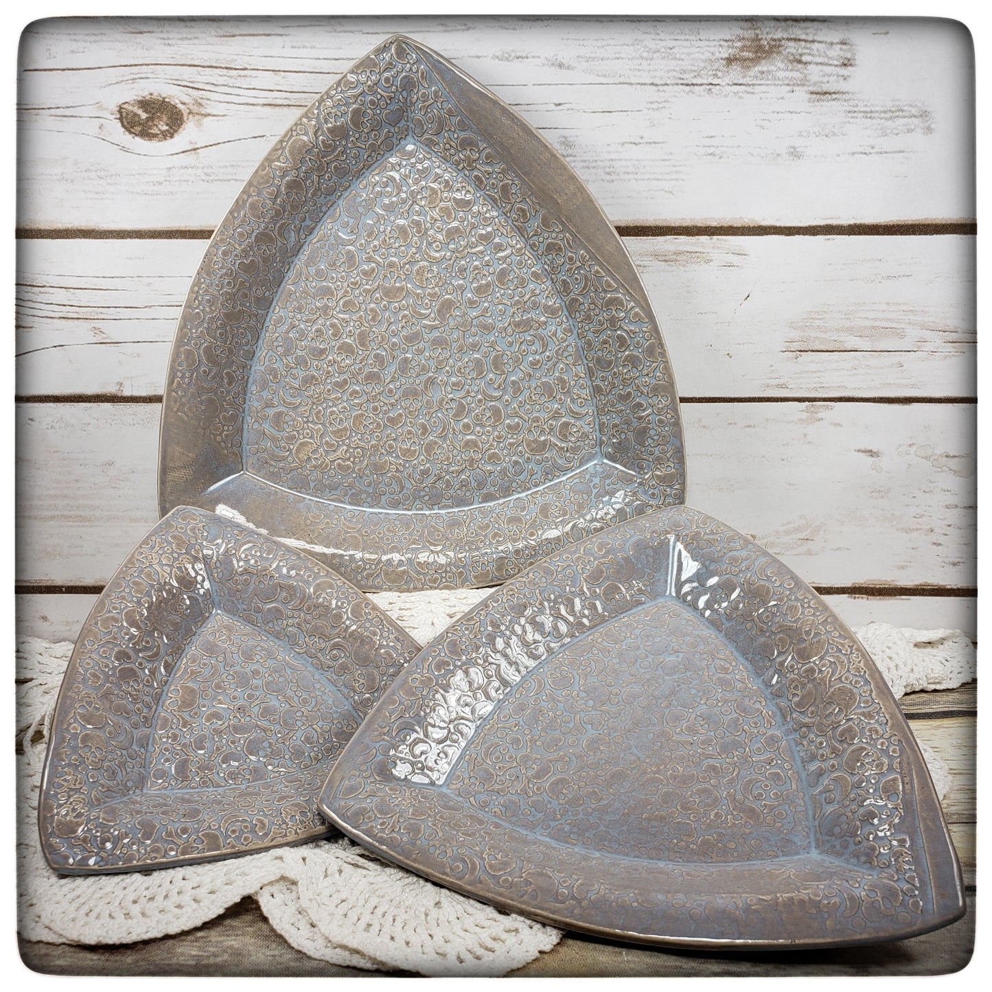 Skull triangle dish (8.5 inch)