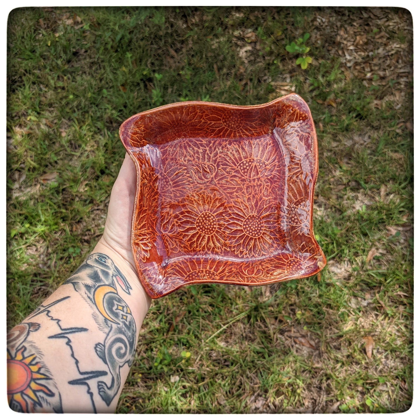 Sunflower swoopy square plate (6 inch)