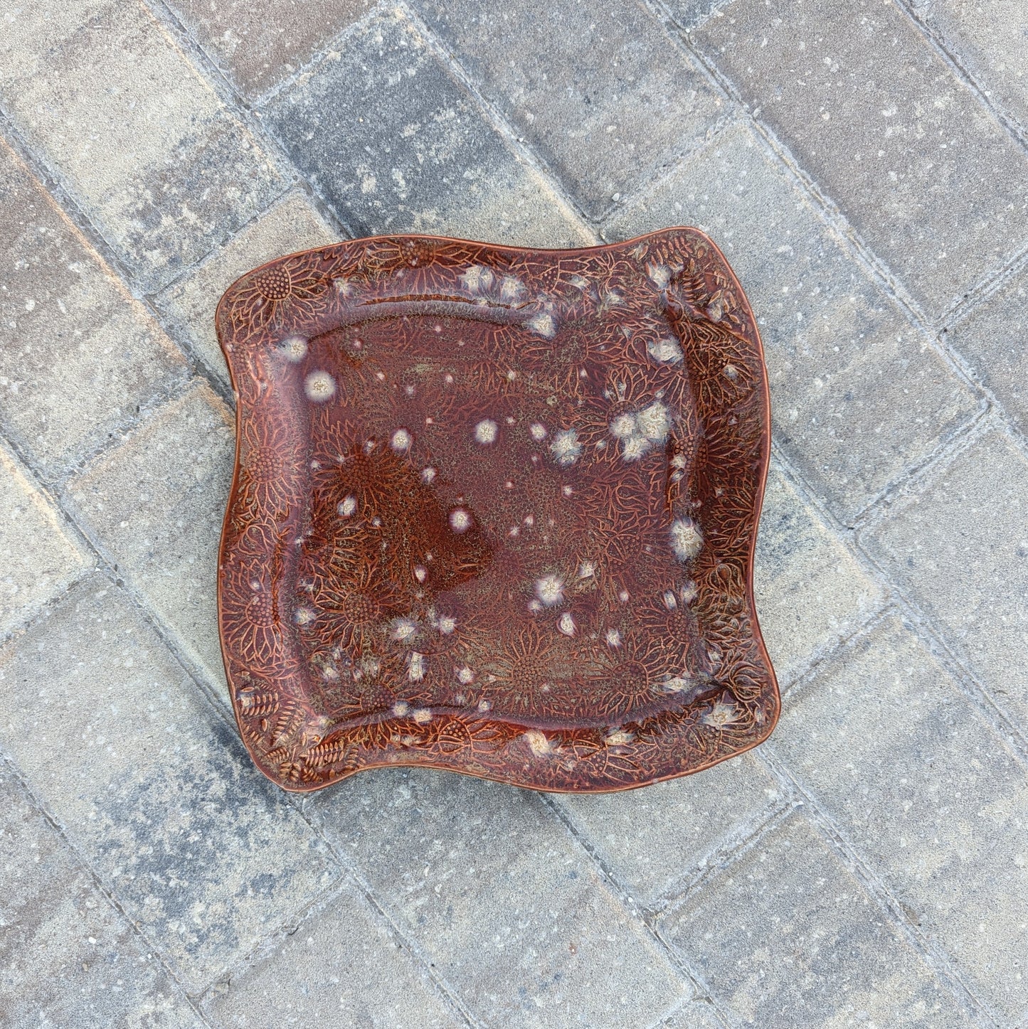 Sunflower swoopy square plate (10 inch)