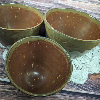 Nesting Mixing bowls (set of three; stoneware)