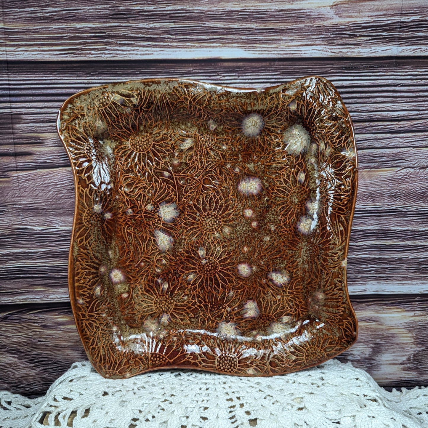 Sunflower swoopy square plate (8.5 inch)
