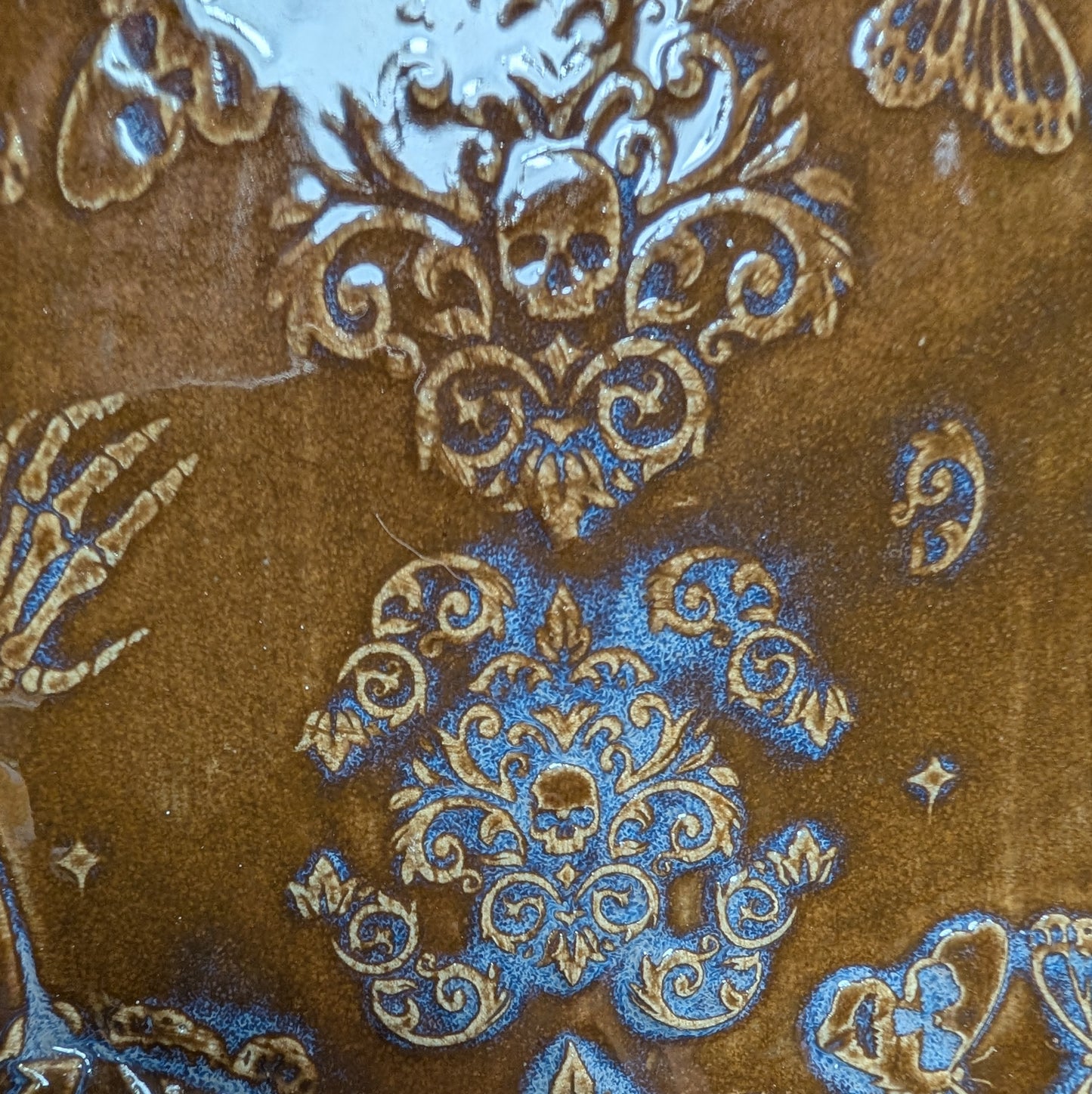 Skull-shaped tray (butterfly skulls)