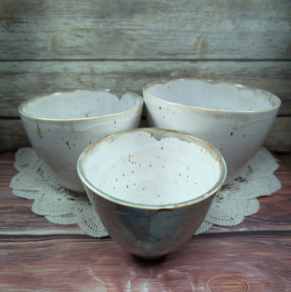 Nesting Mixing bowls (set of three; stoneware)