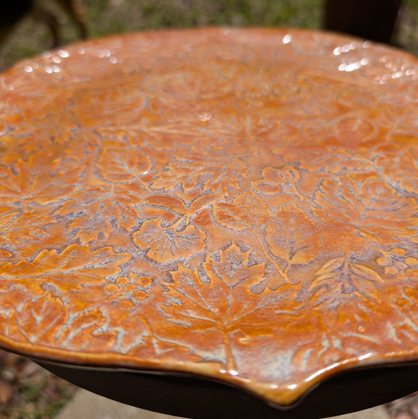Falling Leaves tray (round)