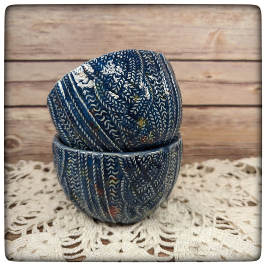 Cabled Sweater bowl (small)
