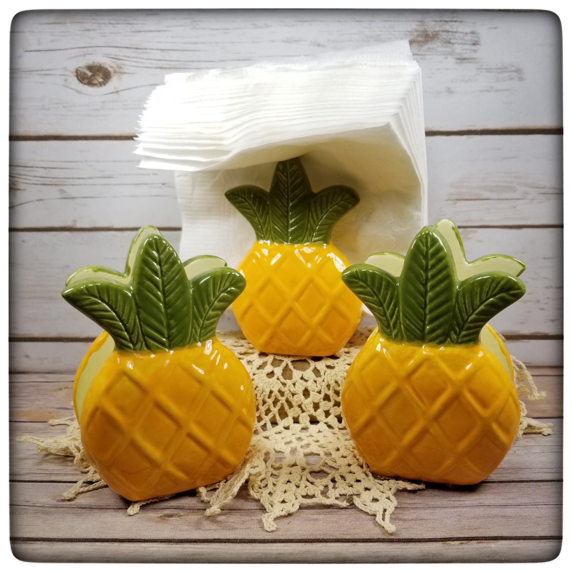 Pineapple shop napkin holder