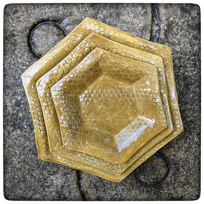 Honeycomb hexagon dish (7 inch)