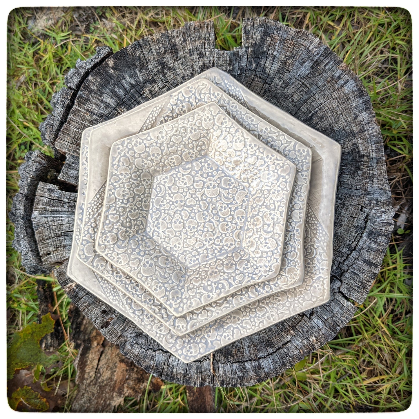 Skull hexagon dish (5.5 inch)