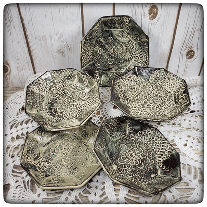 Crocheted Doily Dish (Sharon style; small octagonal)