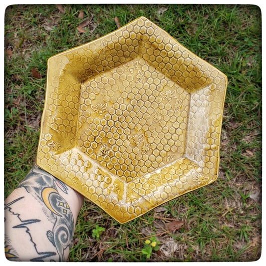 Honeycomb hexagon dish (7 inch)