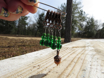 Acorn stitch marker set in green