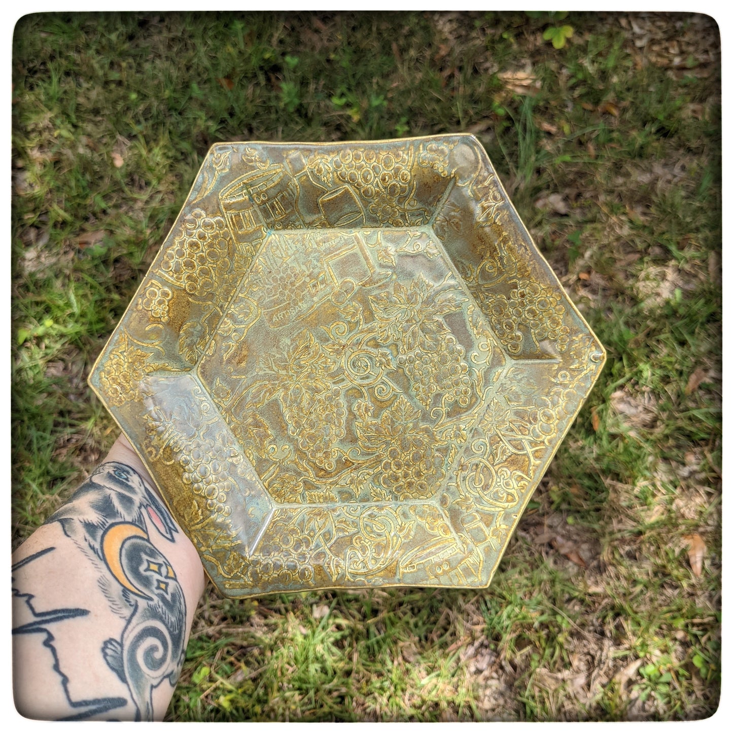 Grapevine Hexagon Dish (7 inch)