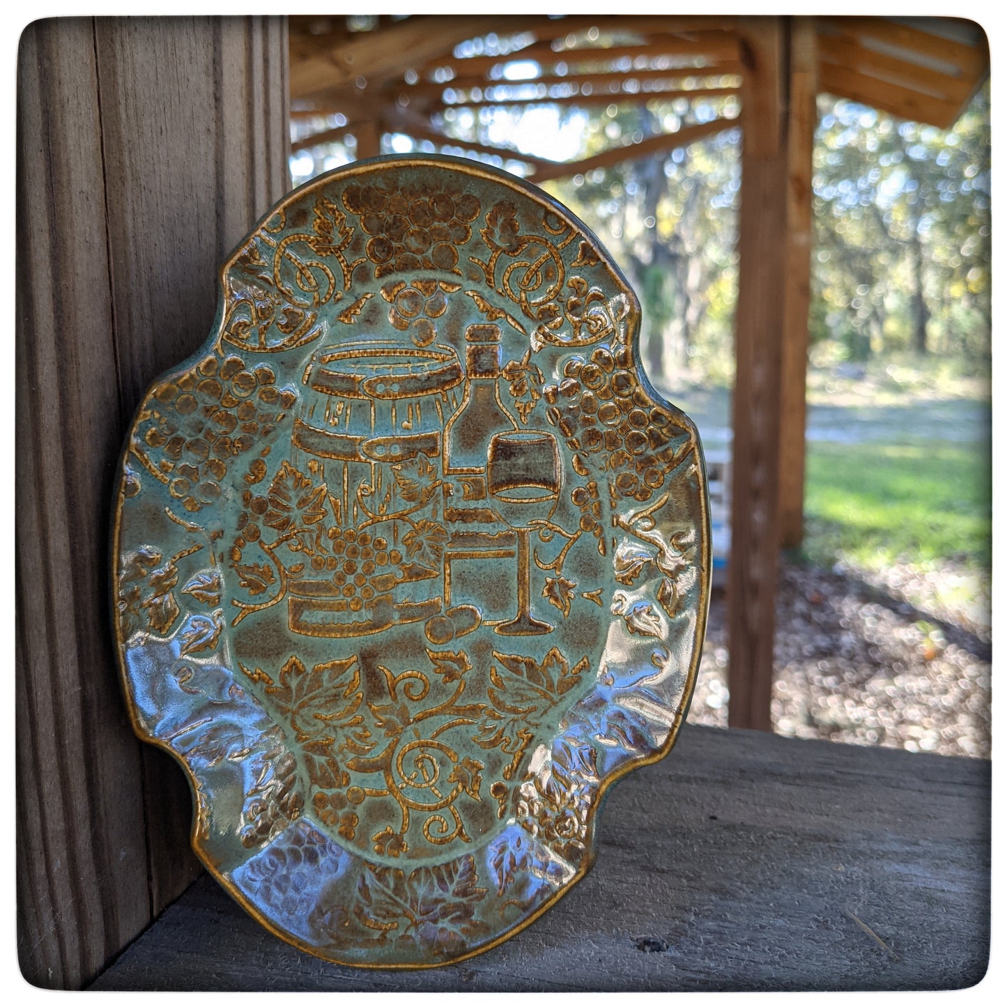 Grapevine Soap Dish (oval scalloped)