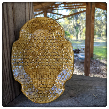 Honeycomb soap dish (oval scalloped)