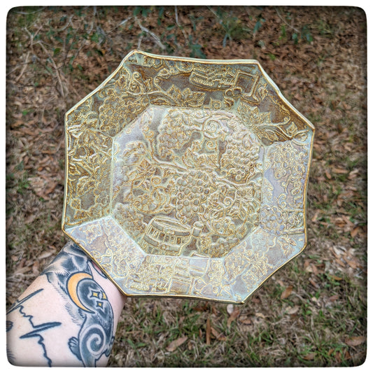 Wine octagon dish (7 inch)