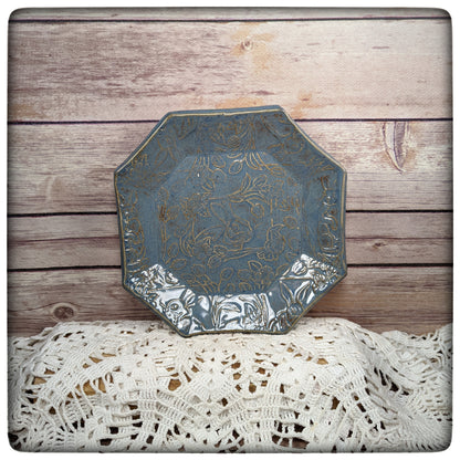 Rabbit octagon dish (7 inch)