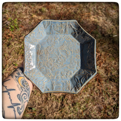 Rabbit octagon dish (7 inch)