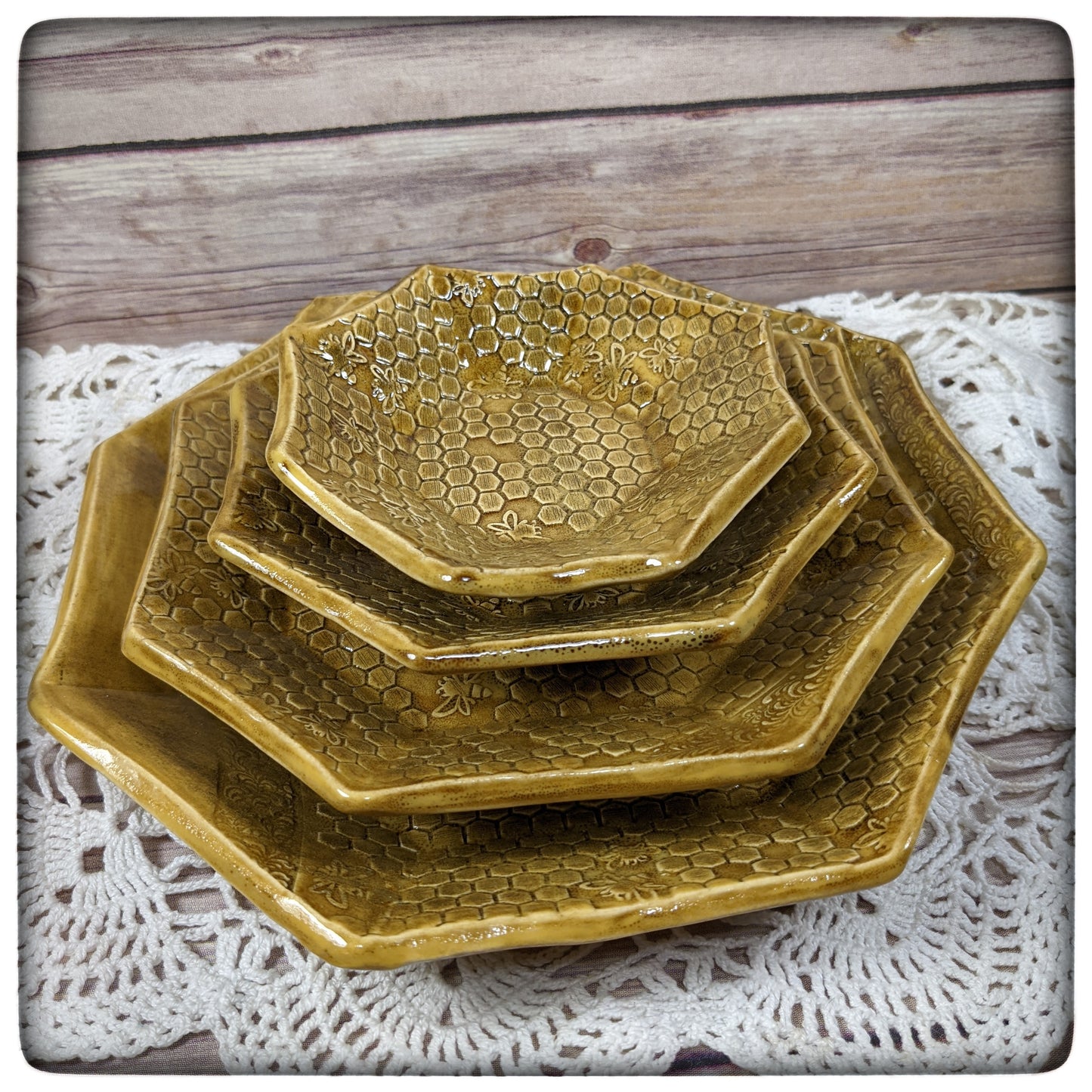 Honeycomb Octagon Dish (9 inch)